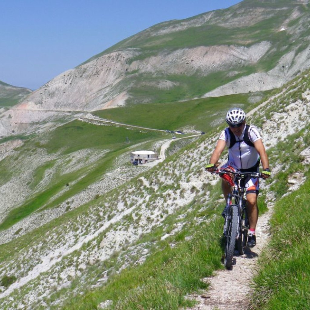 in marcia verso la forcella angagnola