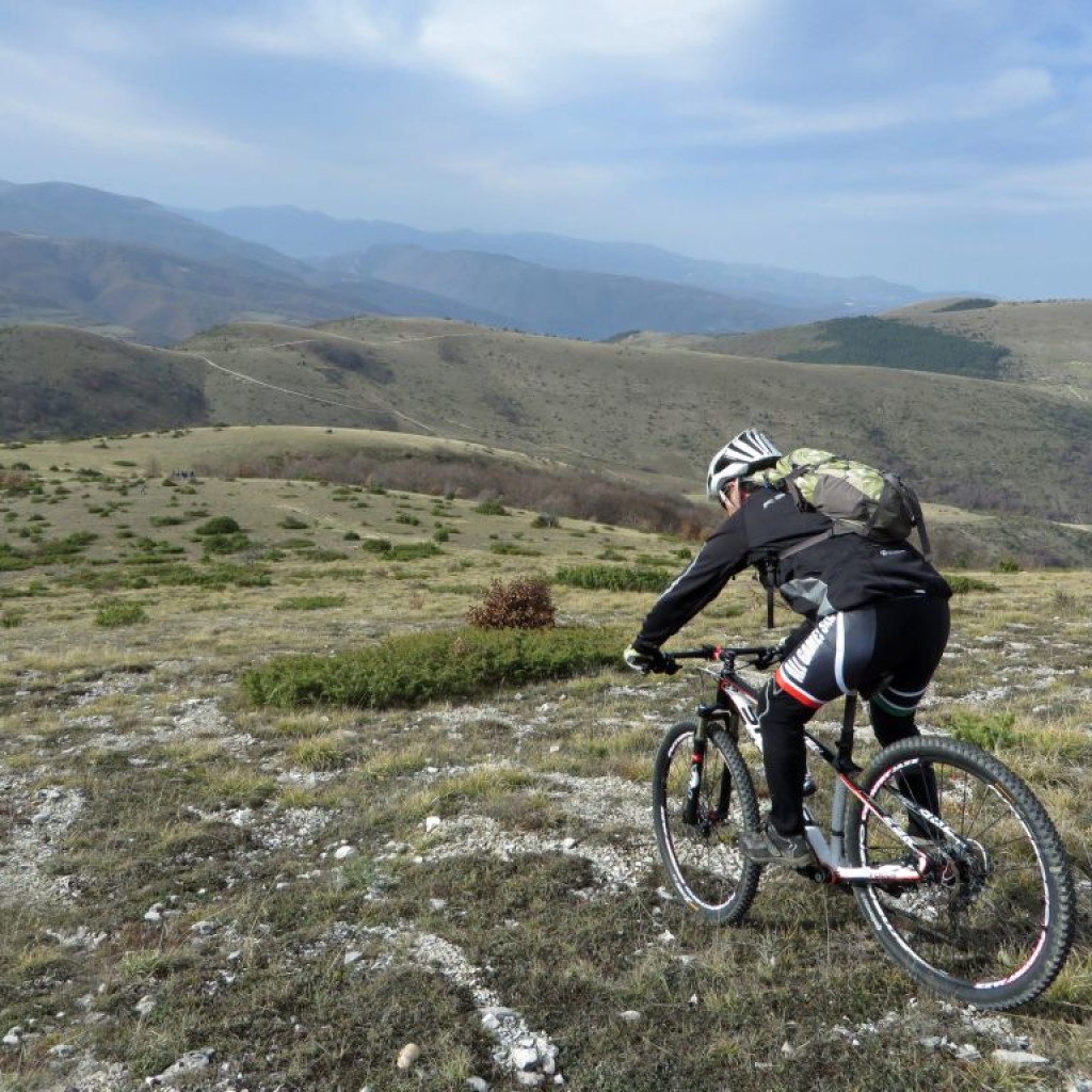 discesa verso i casali dell'acquaro