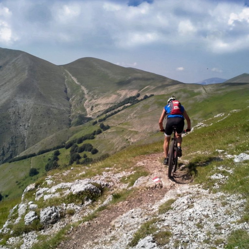 in marcia verso il monte delle rose