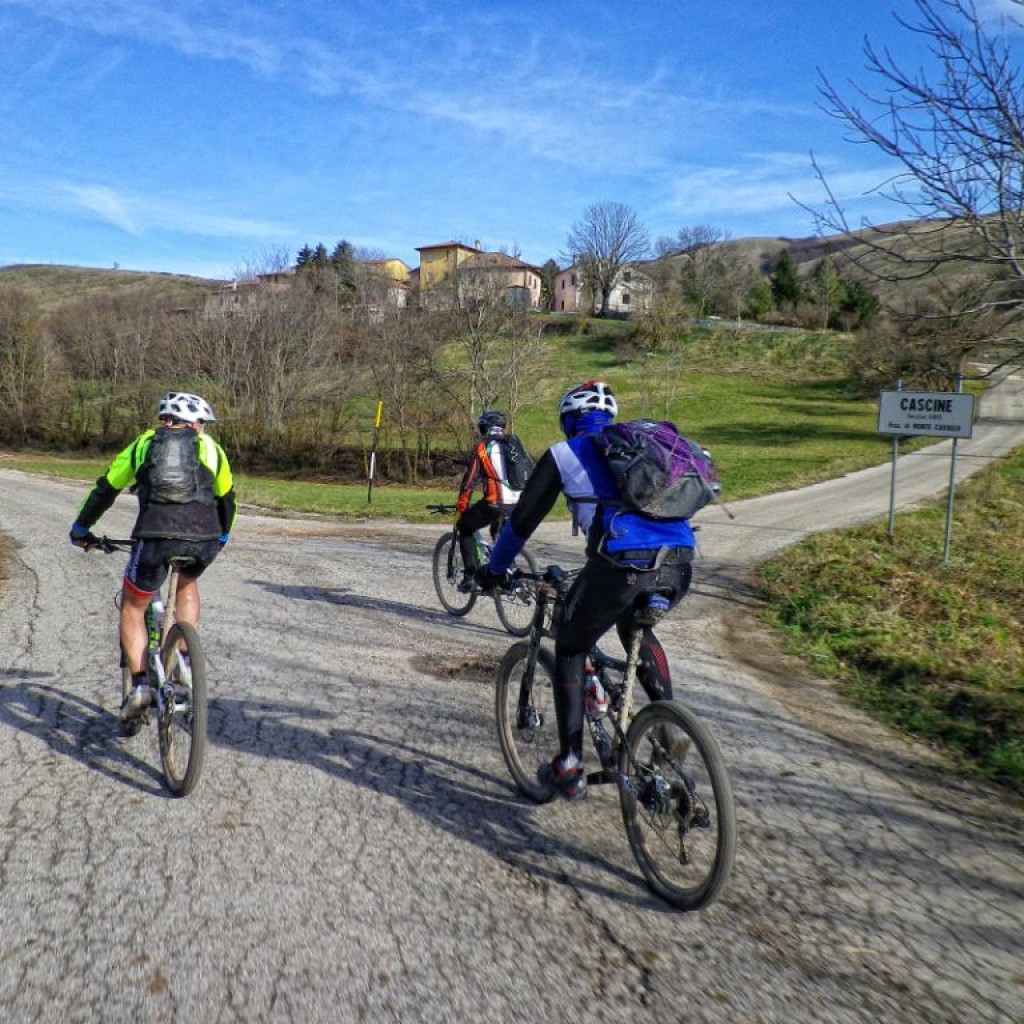 in marcia verso la valcaldara