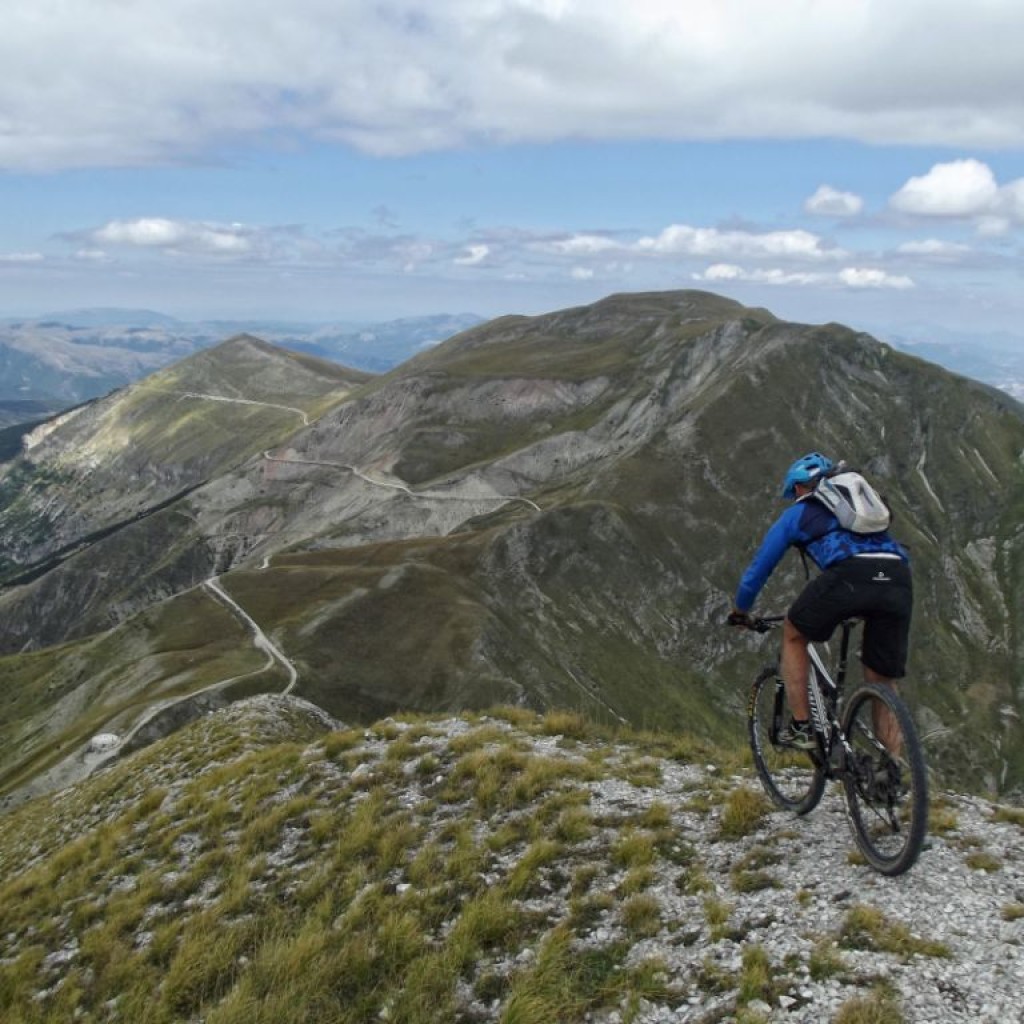 discesa dalla vetta di pizzo tre vescovi