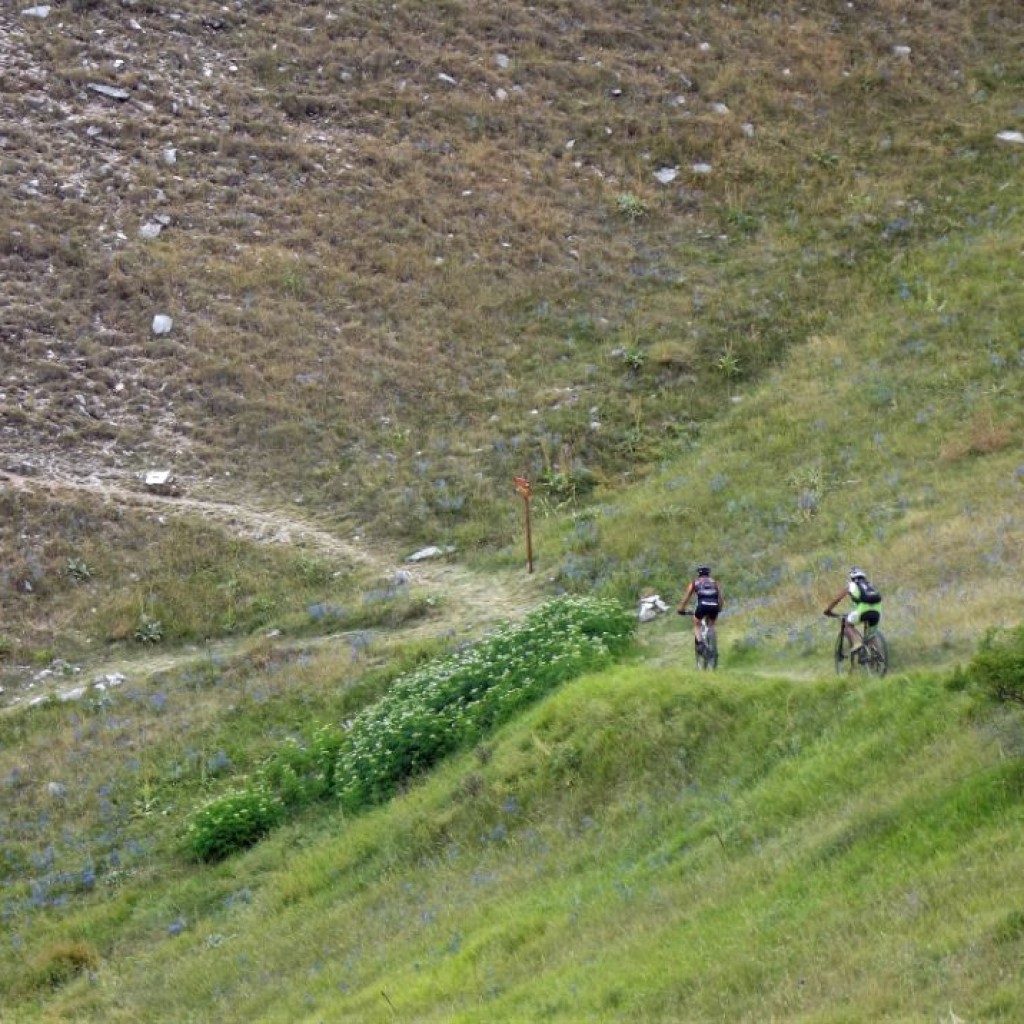 grande anello dei sibillini tra cupi e fiastra