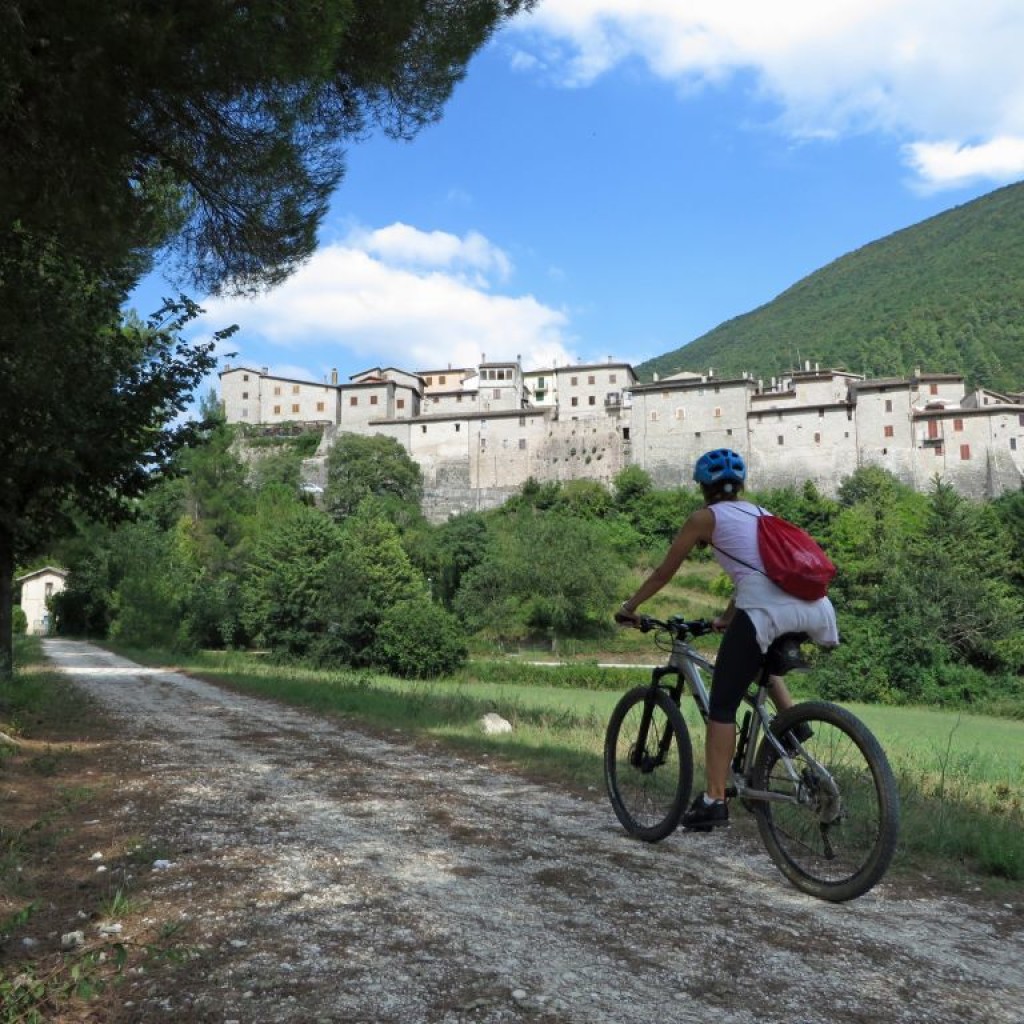 castel san felice vecchia ferrovia spoleto-norcia